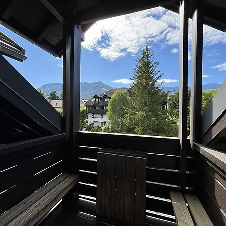 Mezzanine Avec Balcon Et Parking Prive Au Coeur De - Fr-1-548-28